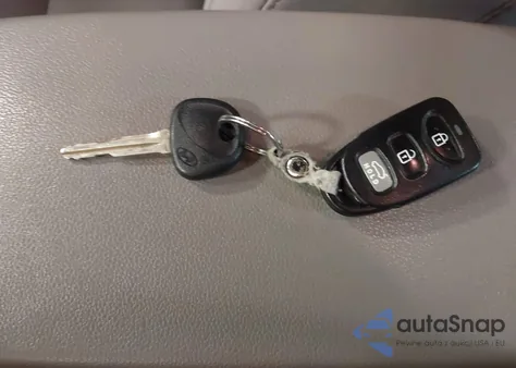 2017 Hyundai Elantra Se из США, поврежденный, VIN 5NPD84LF1HH190889